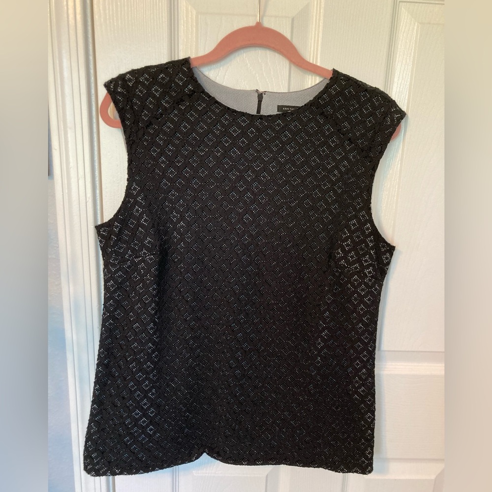 Ann Taylor shell black and white